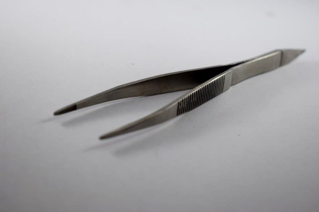 PINÇA TIPOGRÁFICA COM PONTA