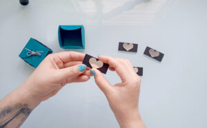 como fazer caixinha de papel para lembrancinha